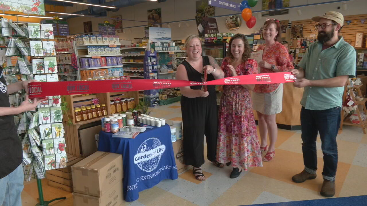Rainbow Blossom celebrates reopening of expanded New Albany location, Blossom Bar